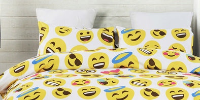 Vaulia Lovely Emoji Pattern Duvet Cover: Trendy, Colorful, Fun!